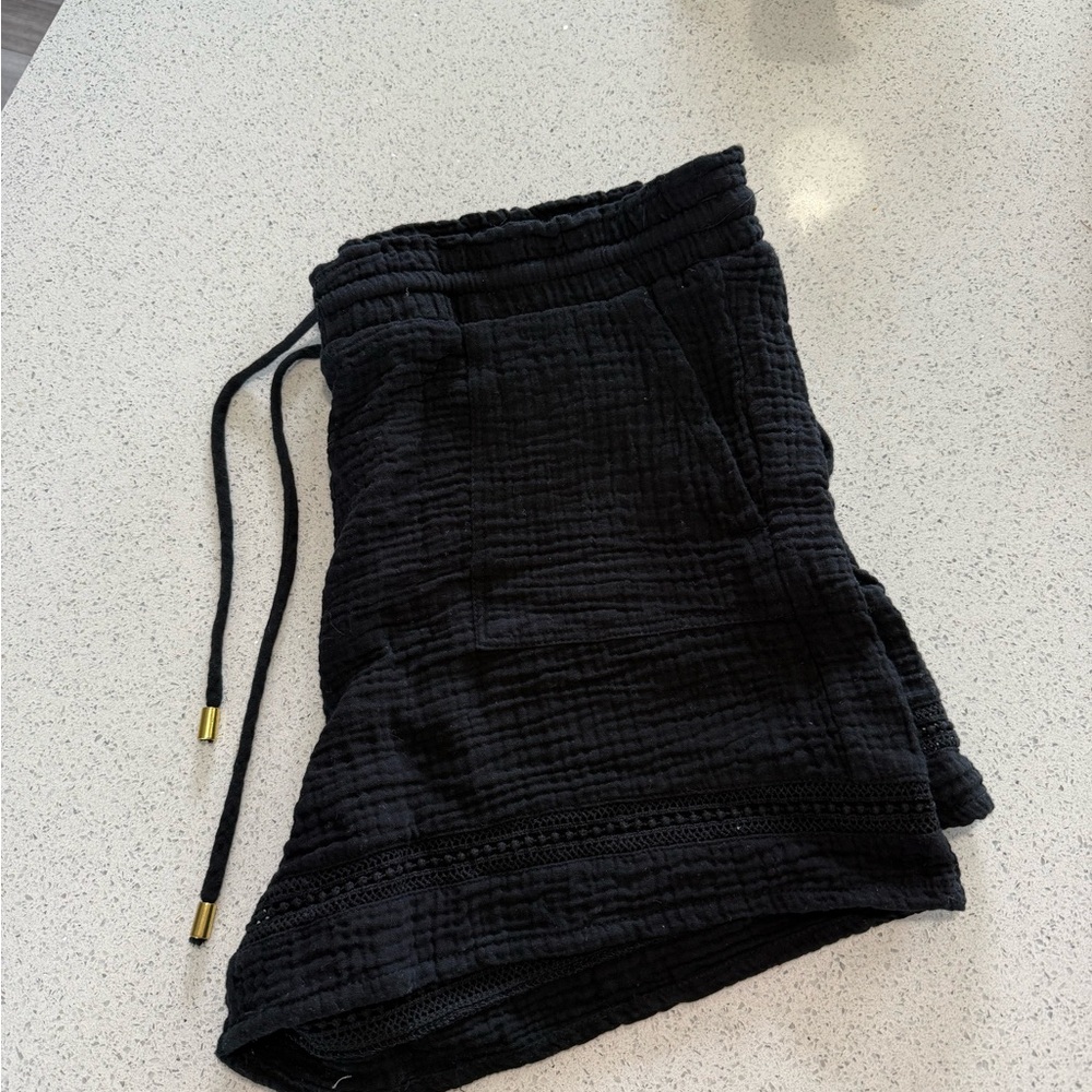 La Blanca Black Athletic Shorts with Drawstring Waist